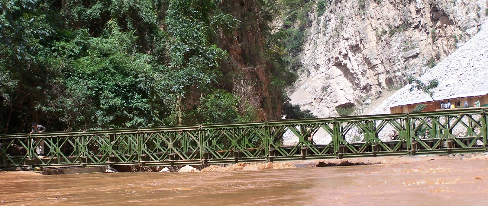 Droichead Cruach Abhainn Pudu i gContae Luquan, Yunnan